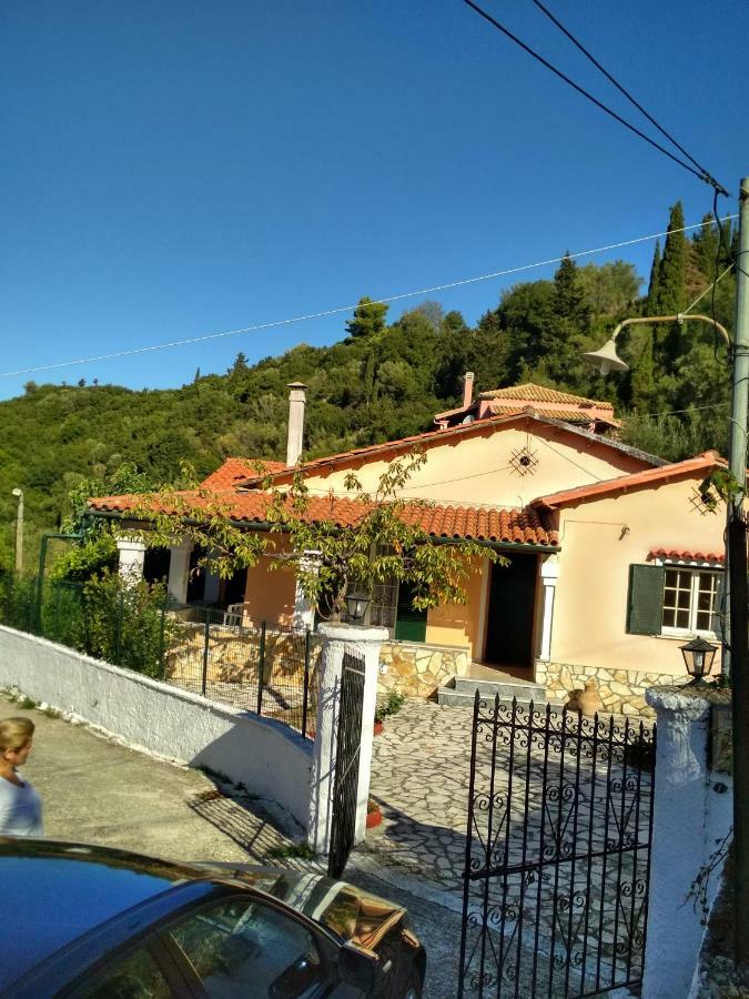 דירות Áno Garoúna Traditional House Garounas מראה חיצוני תמונה